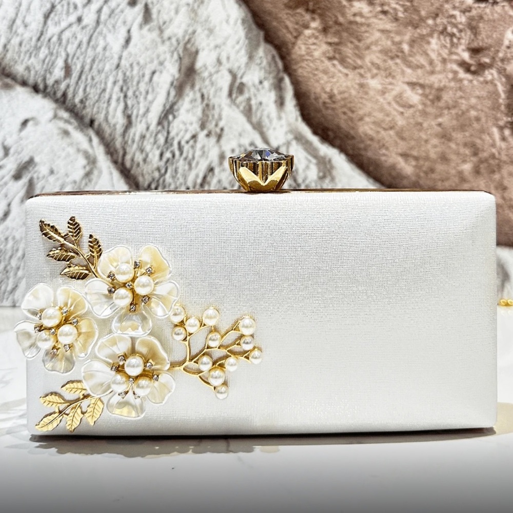 🆕 Pearl Floral Clutch Handbag